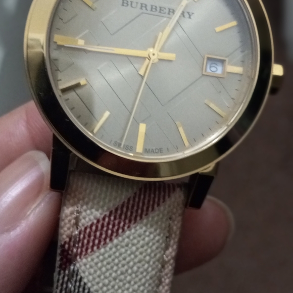 PRE-OWNED BURBERRY UNISEX 38MM CLASSIC CHECKED SWISS MADE QUARTZ WATCH BU9026 - Picture 4 of 11